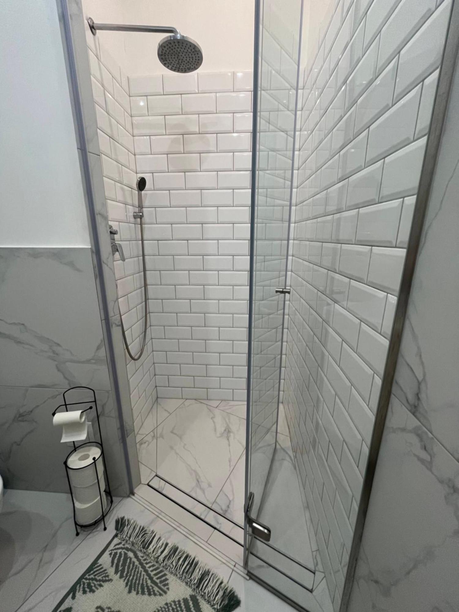 Larix Apartman Budapest Eksteriør billede